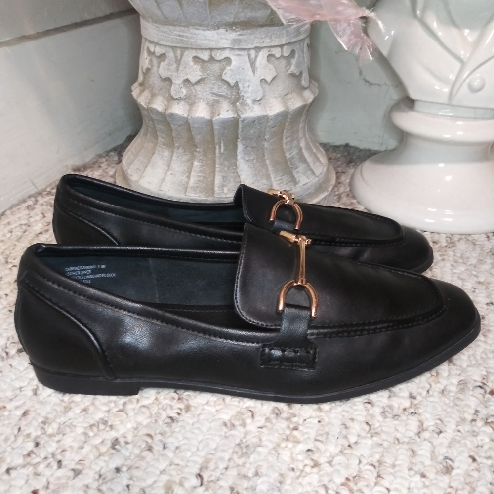 Steve Madden Carrine Black Leather Gold Horsebit Trimmed Loafers